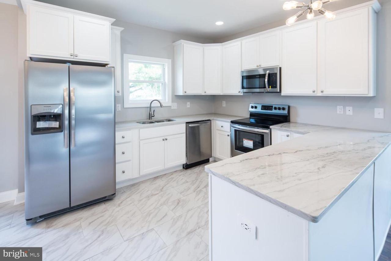 105 Ohio Avenue - Photo 1