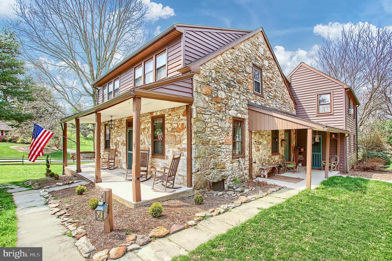 249 Blue Lane - Photo 1