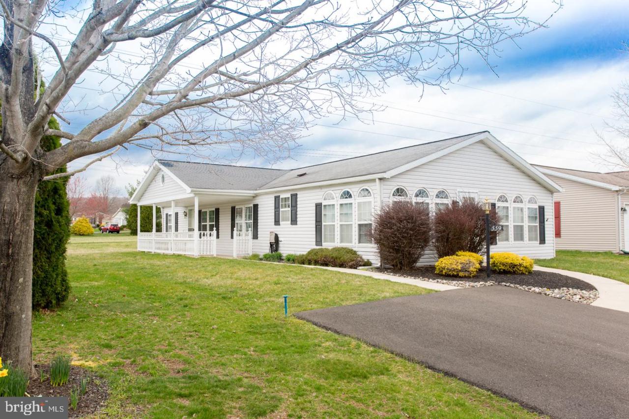 559 Spring Meadow Circle - Photo 1