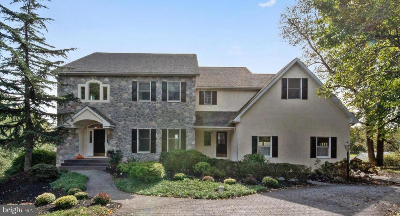 1104 Clover Lane - Photo 1