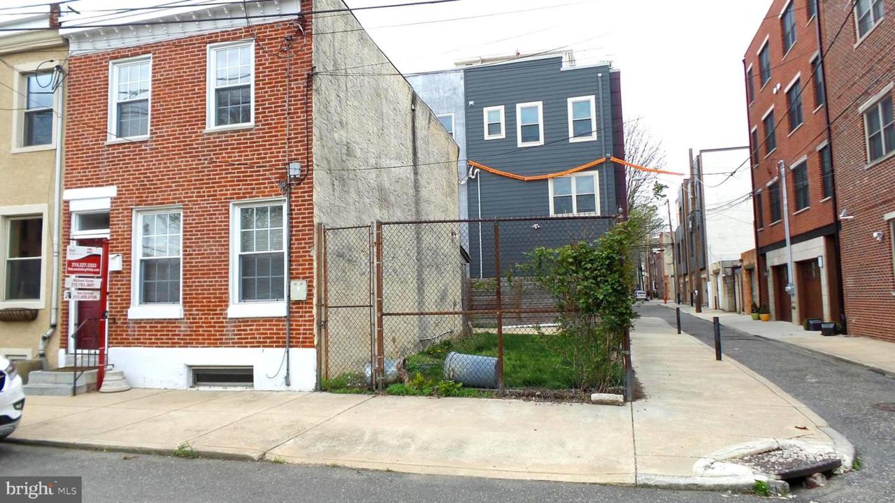 211-213 Earp Street - Photo 1