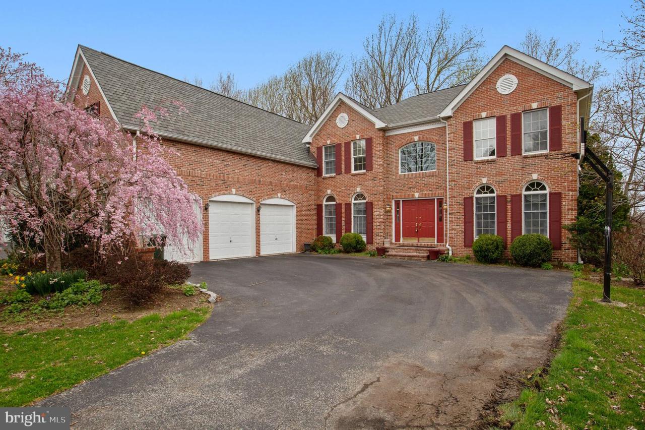 35 Delancy Court - Photo 1