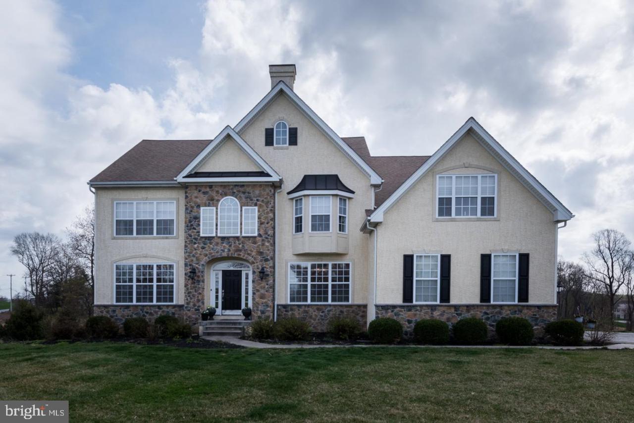 302 Hyatt Lane - Photo 1