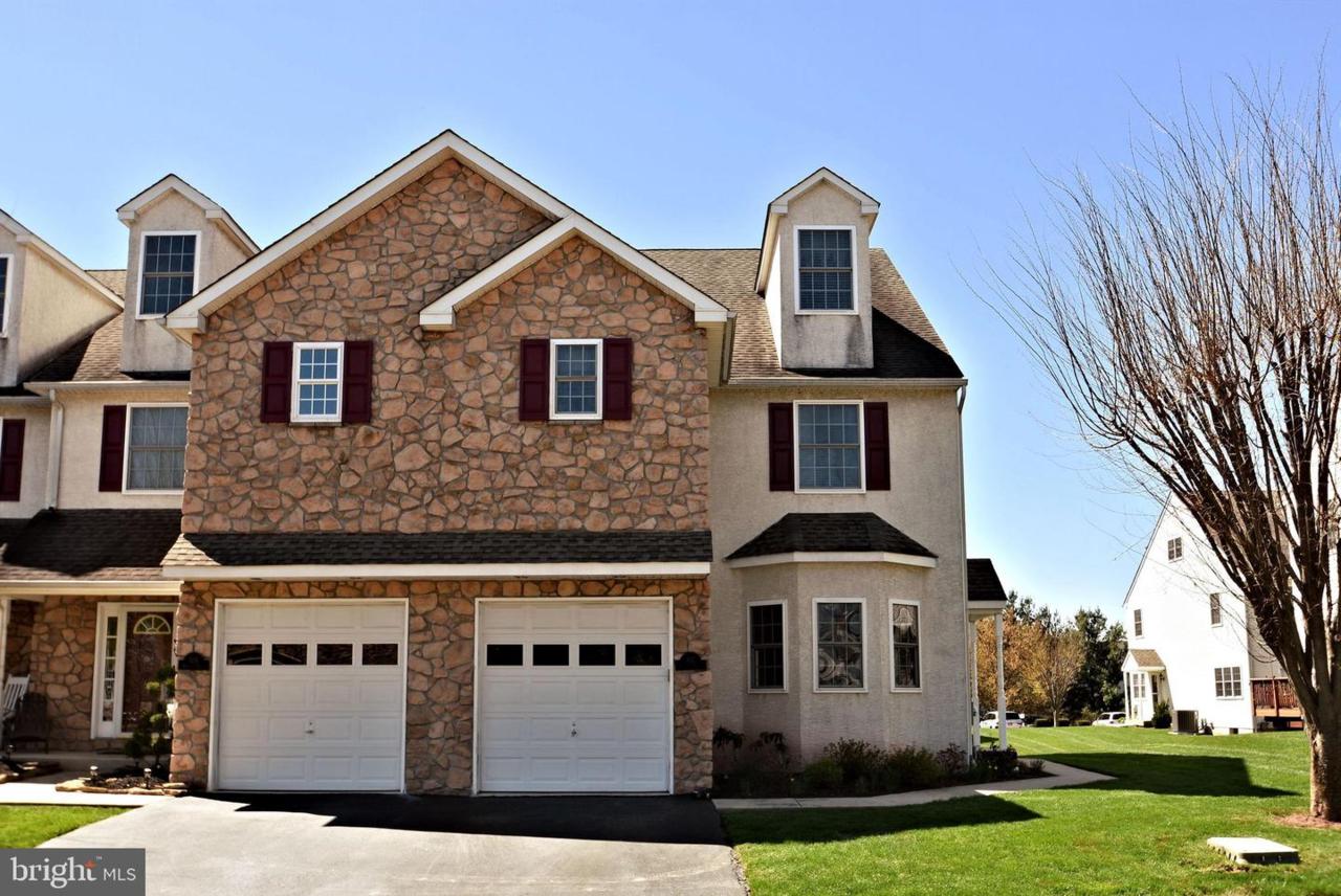 107 Bentley Drive - Photo 1