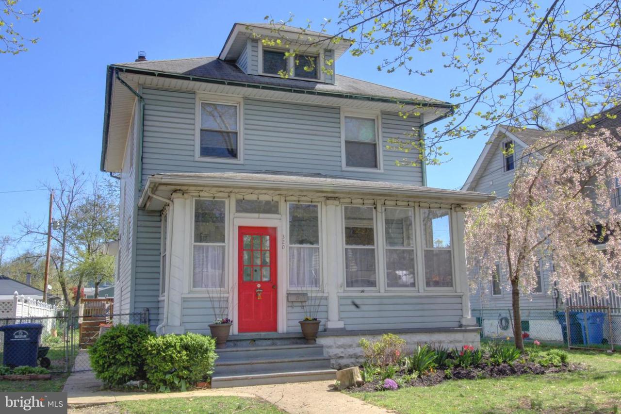 320 Leconey Avenue - Photo 1