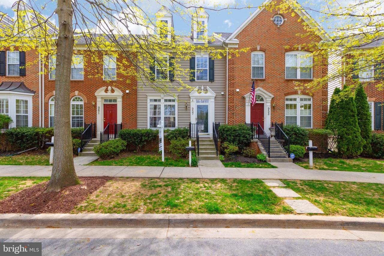 957 Main Street - Photo 1