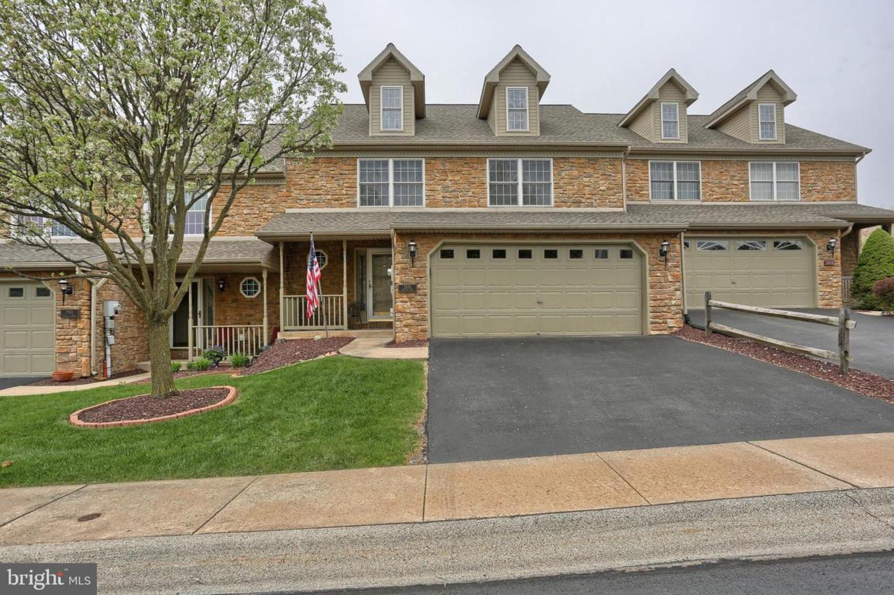 2816 Oakwood Drive - Photo 1