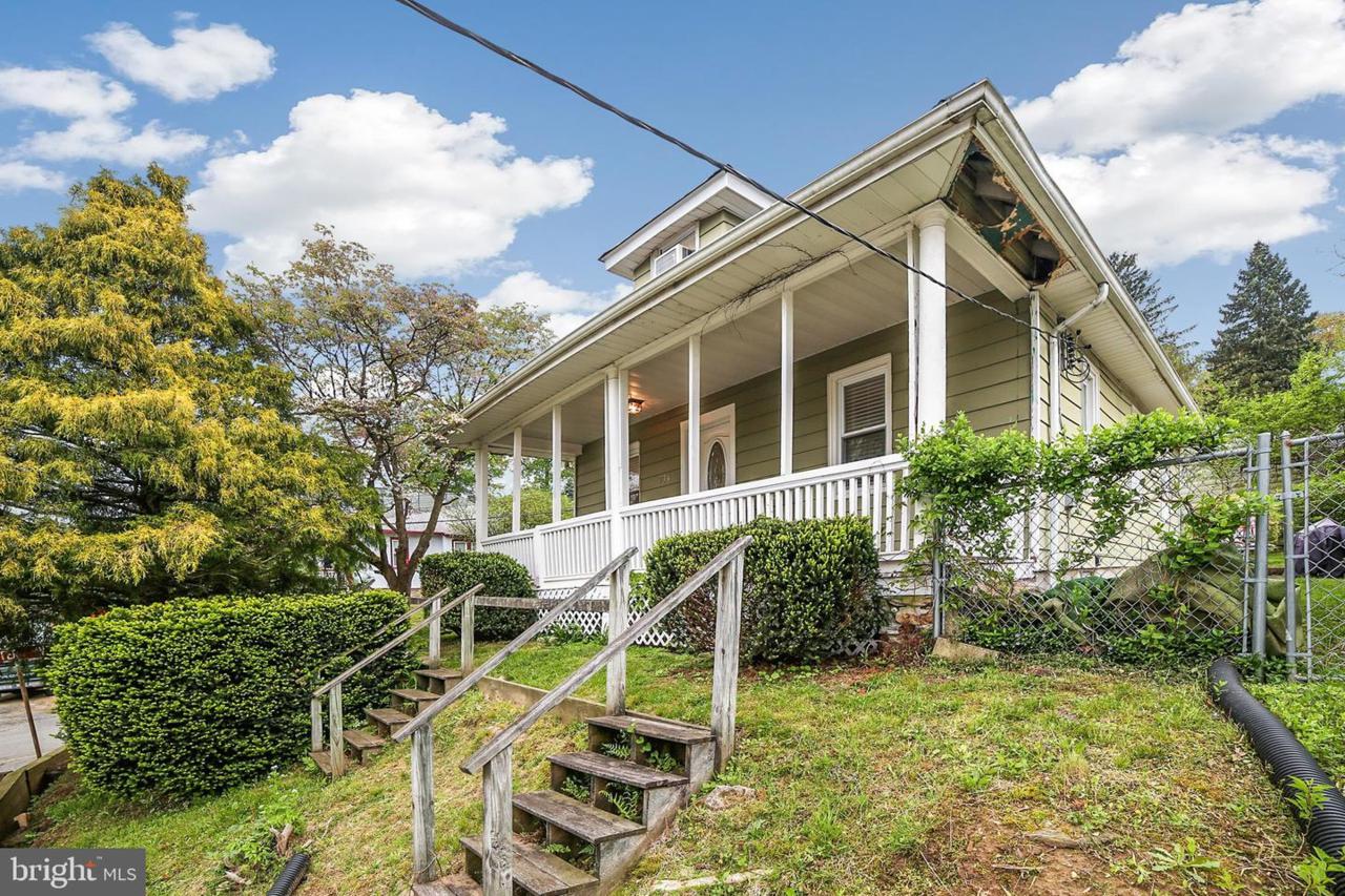 739 Tyson Avenue - Photo 1