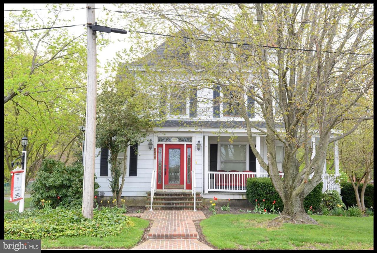 302 Polk Avenue - Photo 1