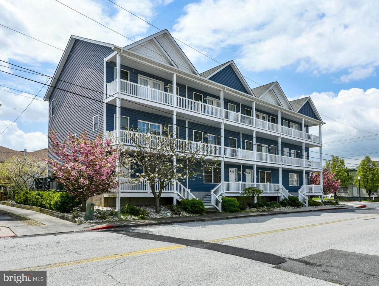 612 Saint Louis Avenue - Photo 1