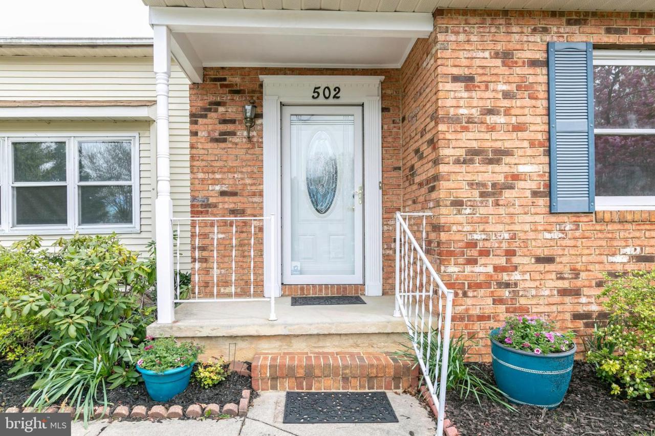 502 Mansfield Court - Photo 1