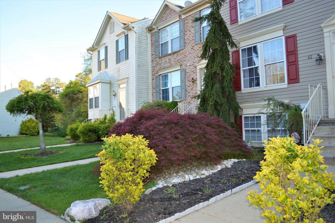 40 Coachlight Drive - Photo 1