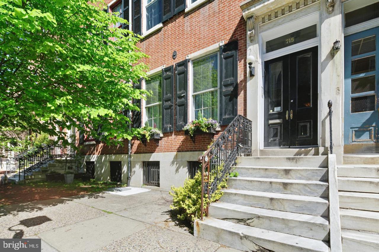 715 Pine Street - Photo 1
