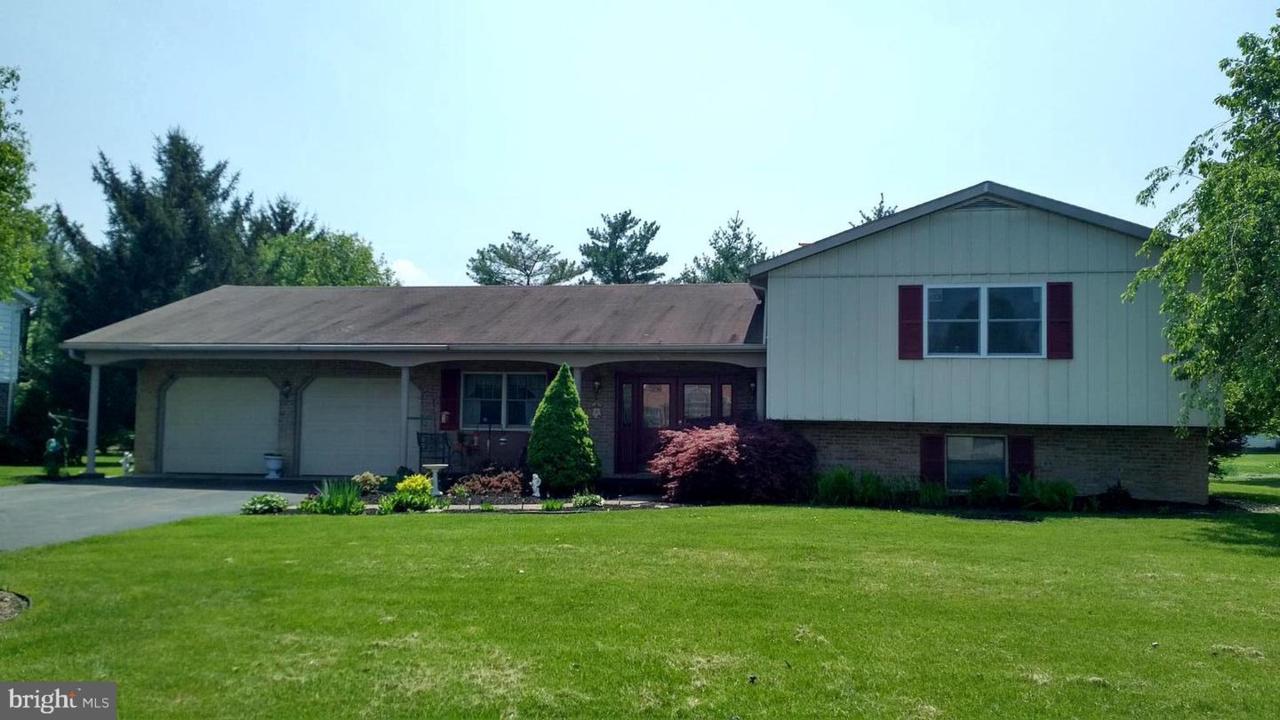 502 Colonial Drive - Photo 1
