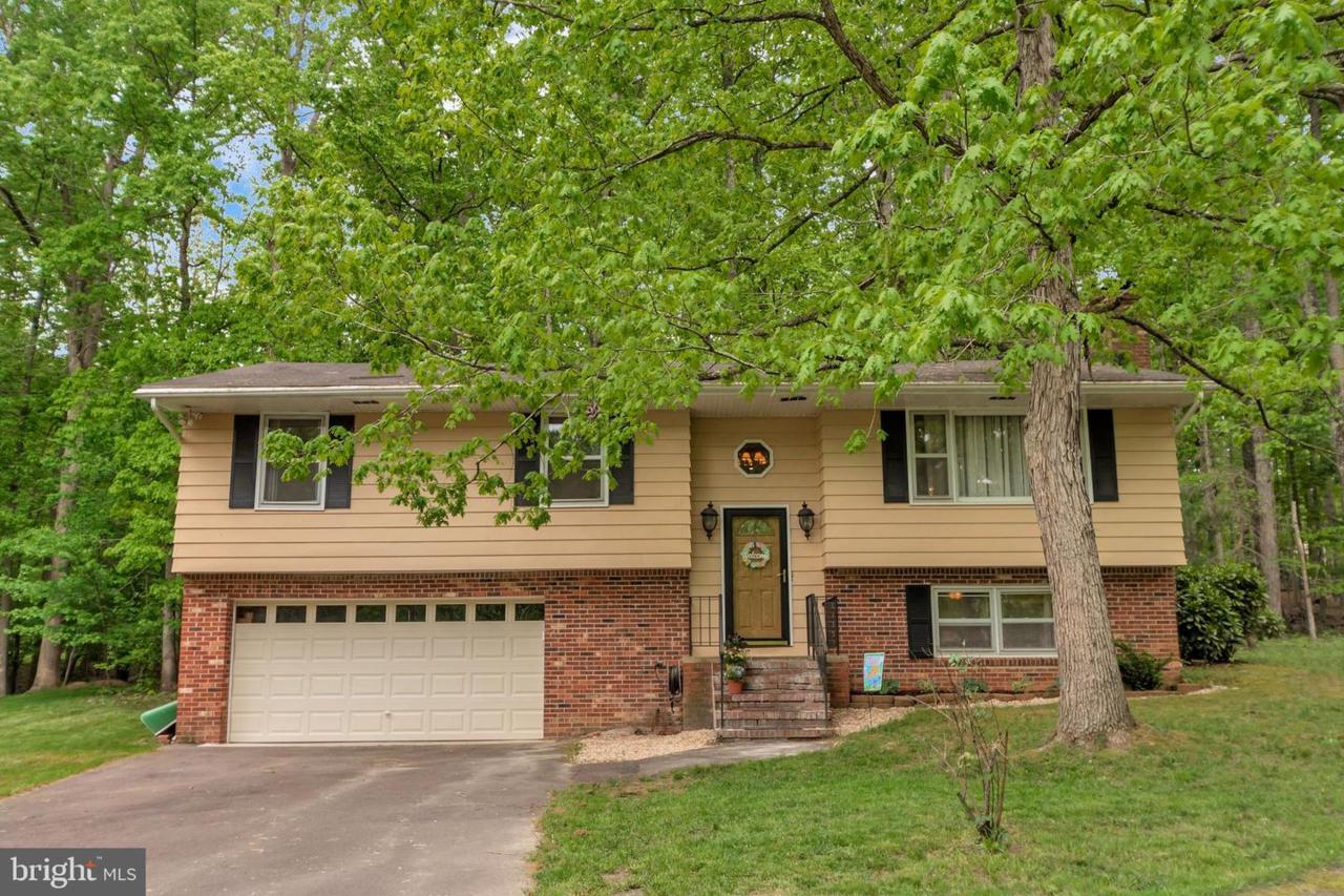 3804 Lakeview Parkway - Photo 1