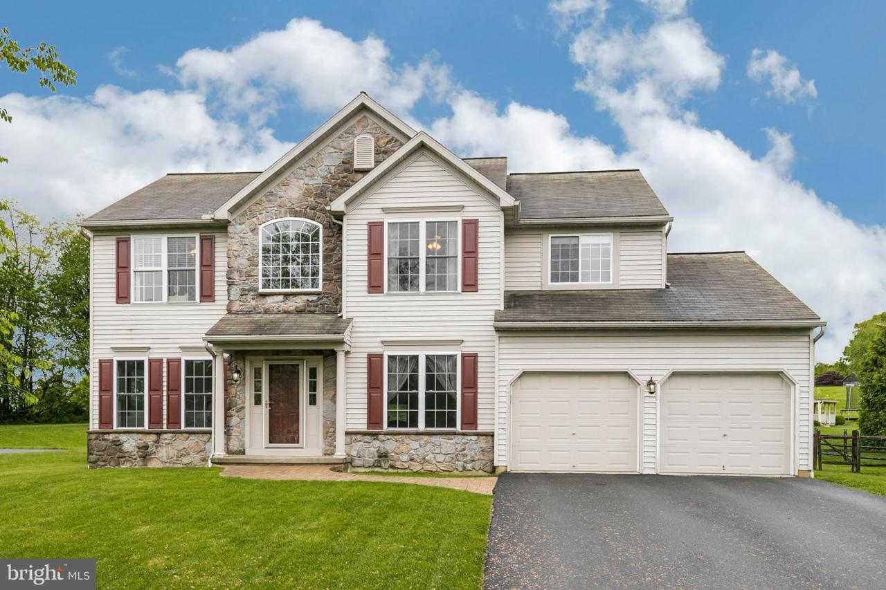 112 Sandy Way - Photo 1