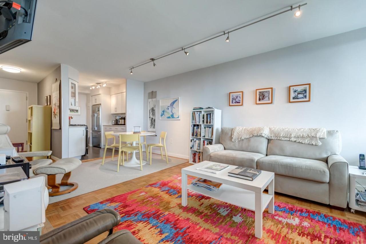 604 Washington Square - Photo 1