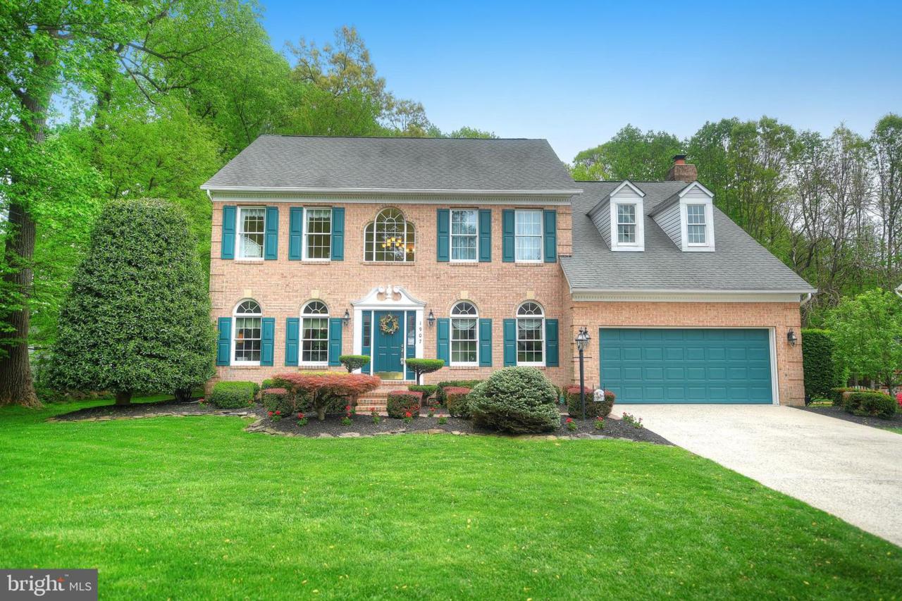 1907 Greenwood Drive - Photo 1