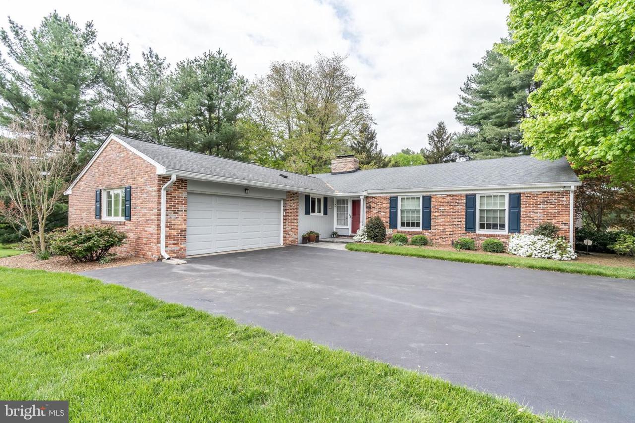 9109 Northfield Road - Photo 1