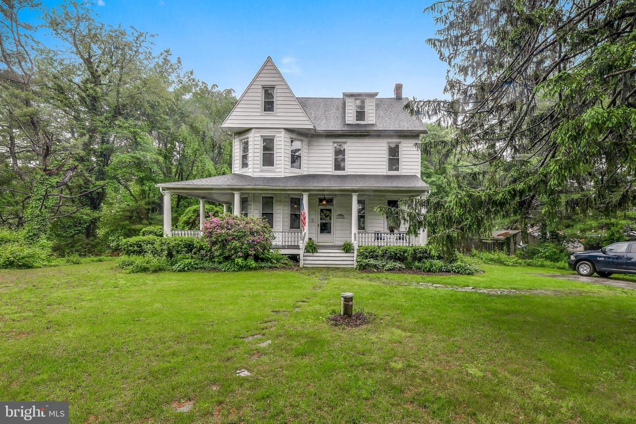 1203 Old Mountain Rd N - Photo 1