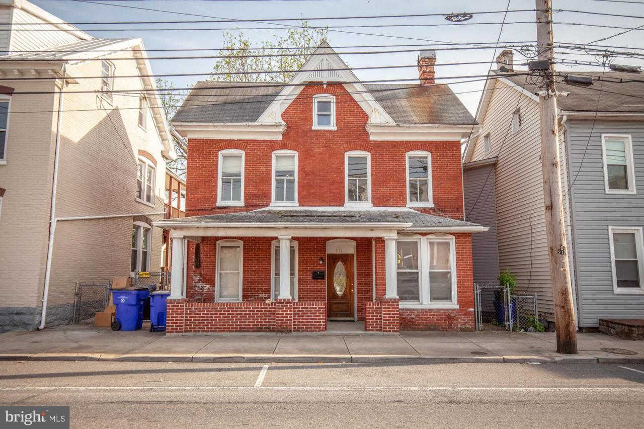811 Washington Street - Photo 1