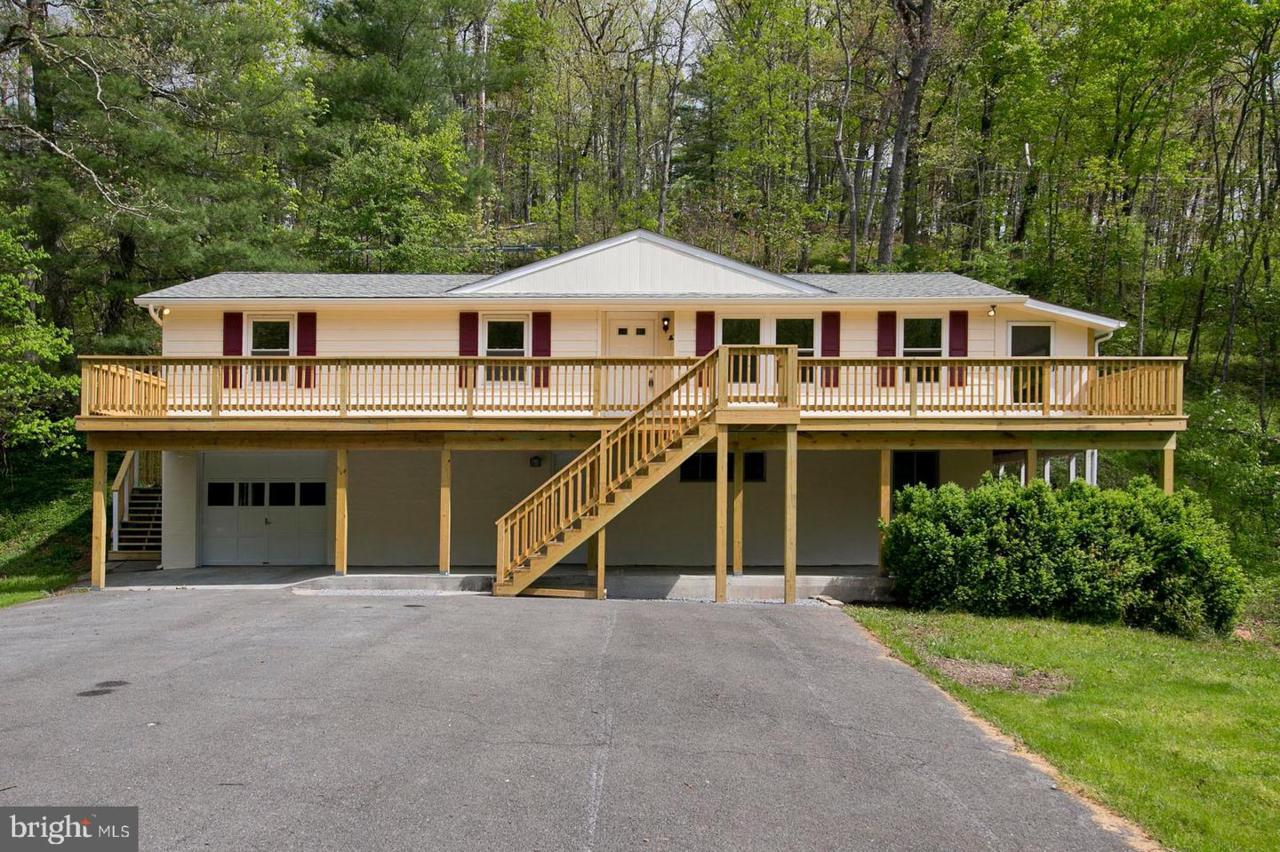1123 Lakeview Drive - Photo 1