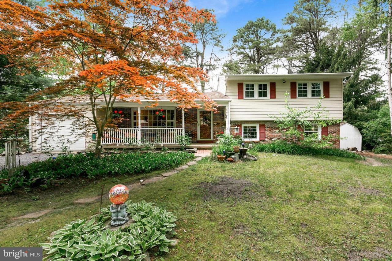 42 Oakwood Drive - Photo 1