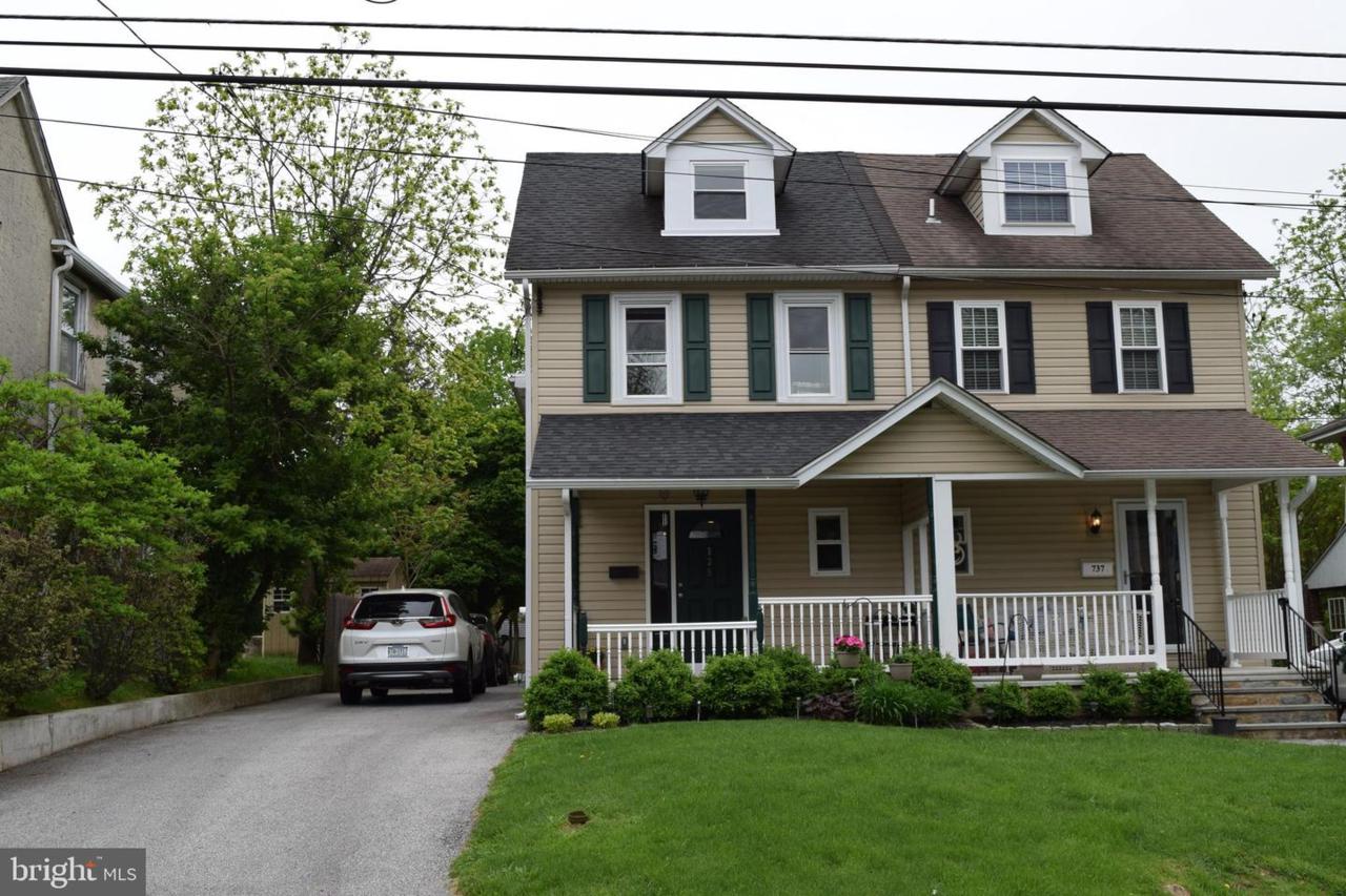 739 Buck Lane - Photo 1