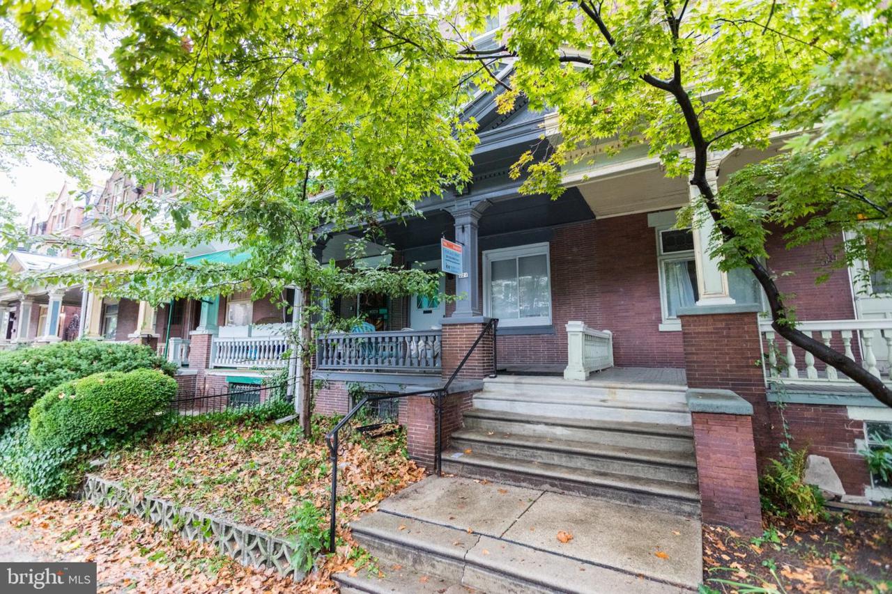 321 34TH Street - Photo 1