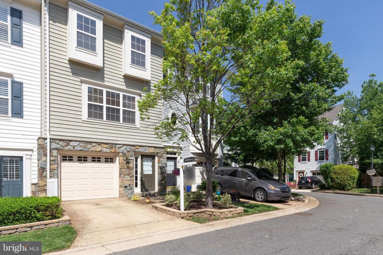 115 Meadows Lane - Photo 1