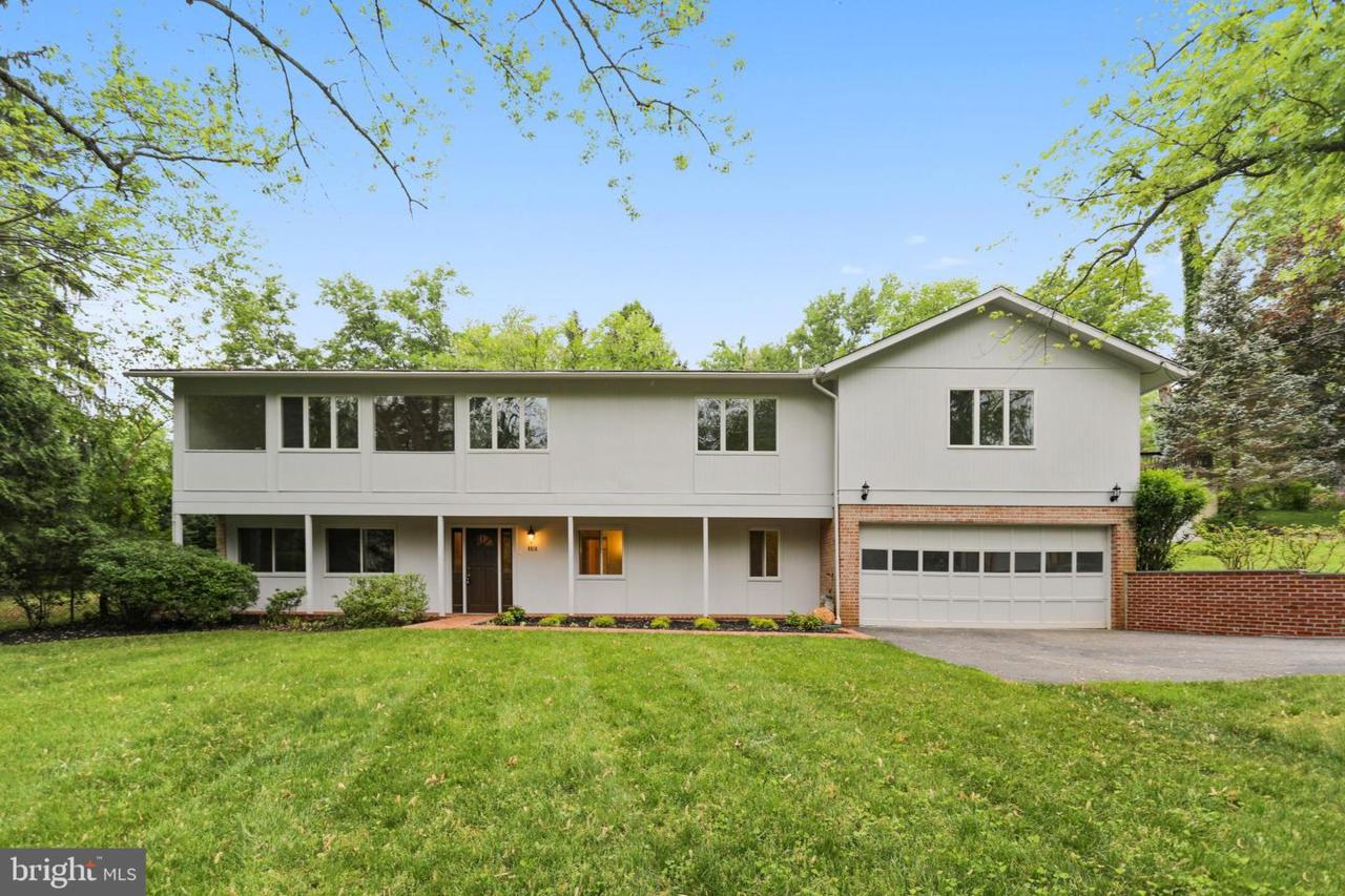 9816 Betteker Lane - Photo 1