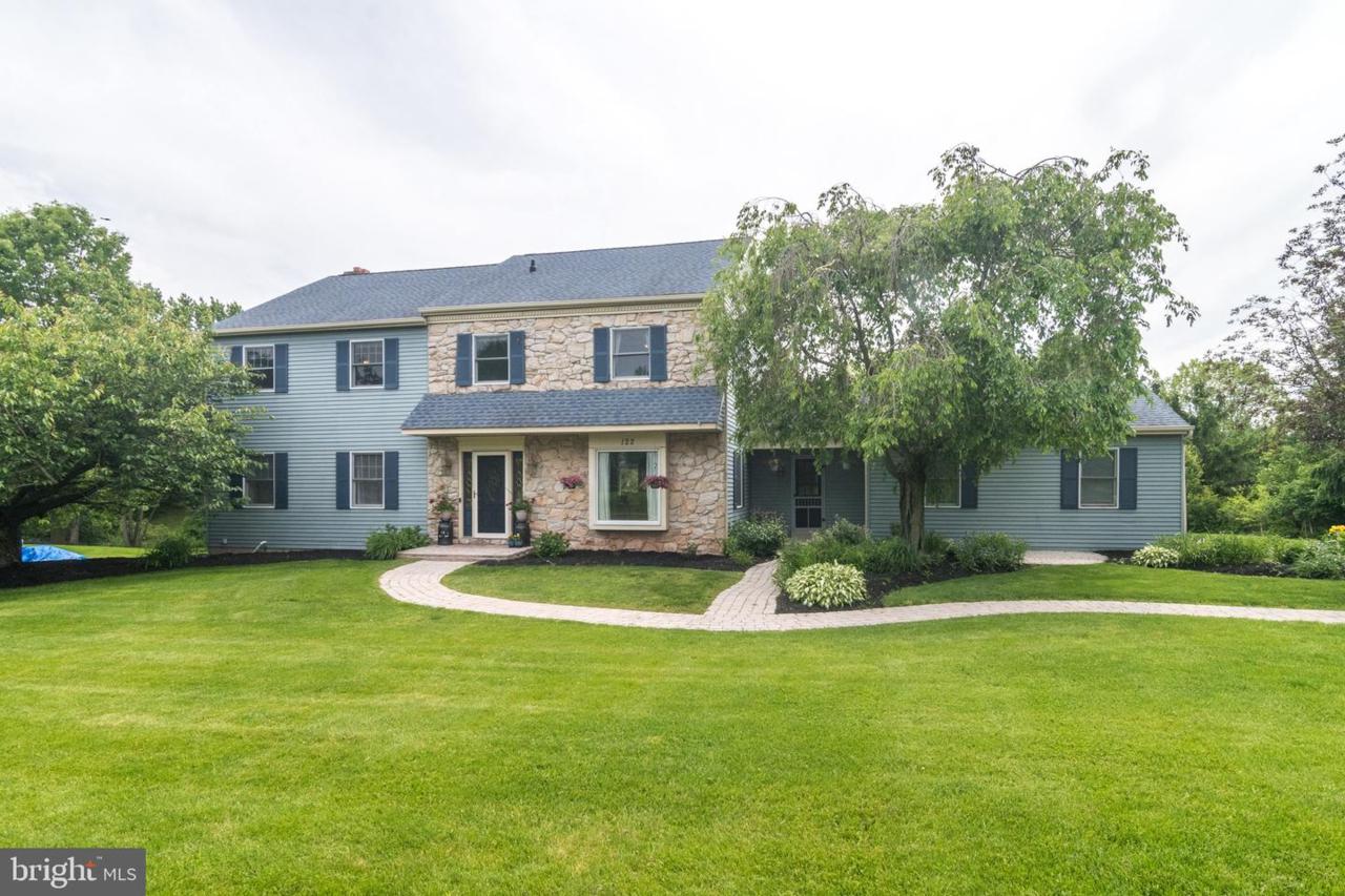 122 Kimberly Way - Photo 1