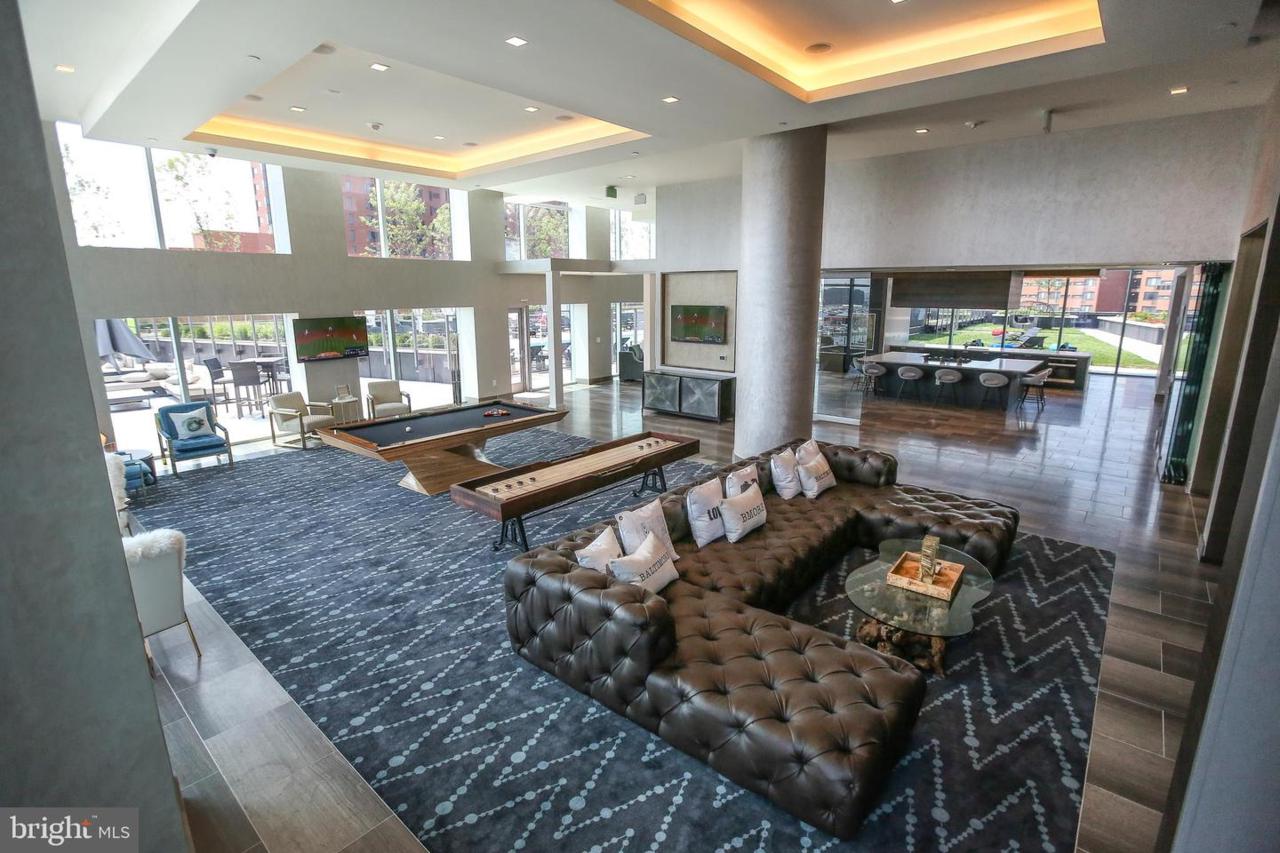 414 LIGHT Street - Photo 1