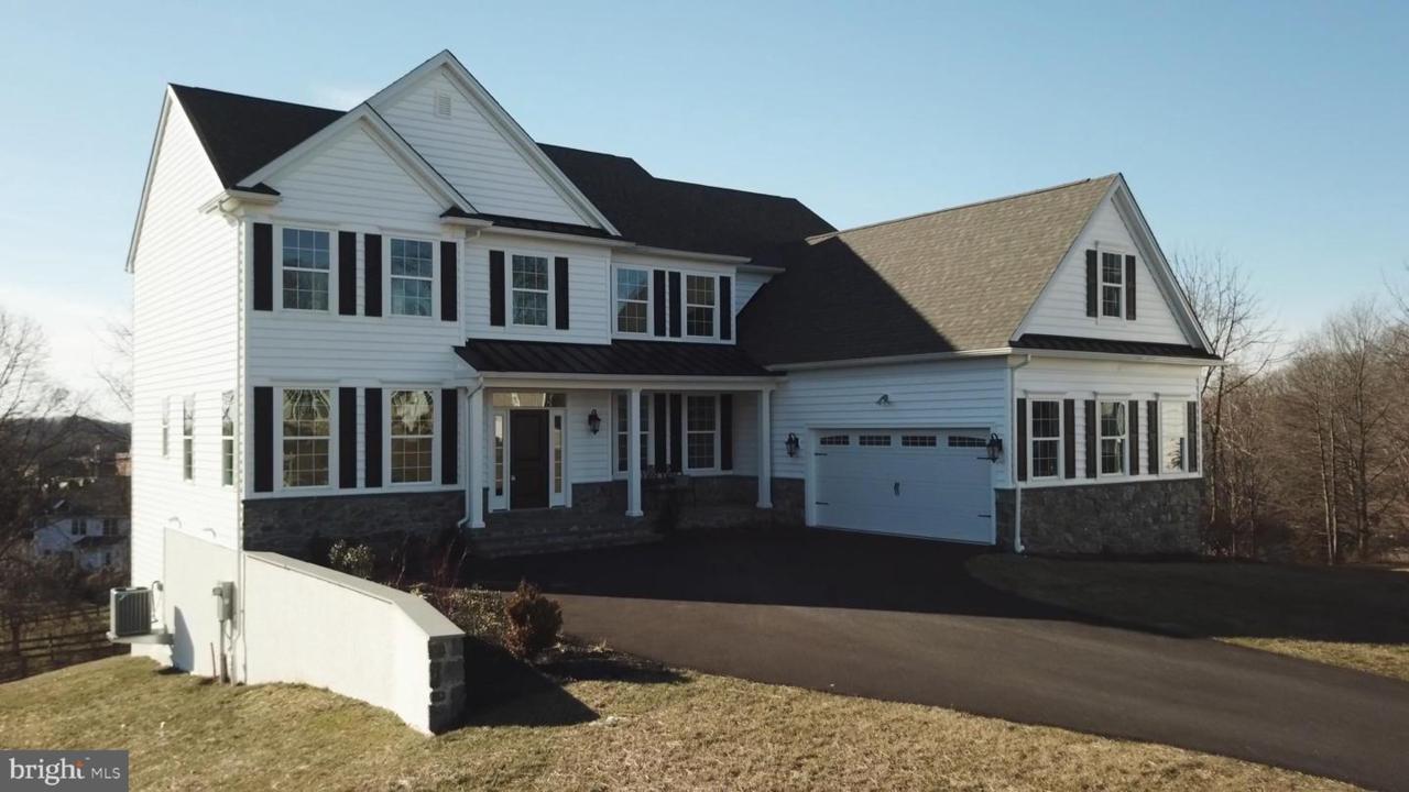 300 Fallen Timbers Lane - Photo 1