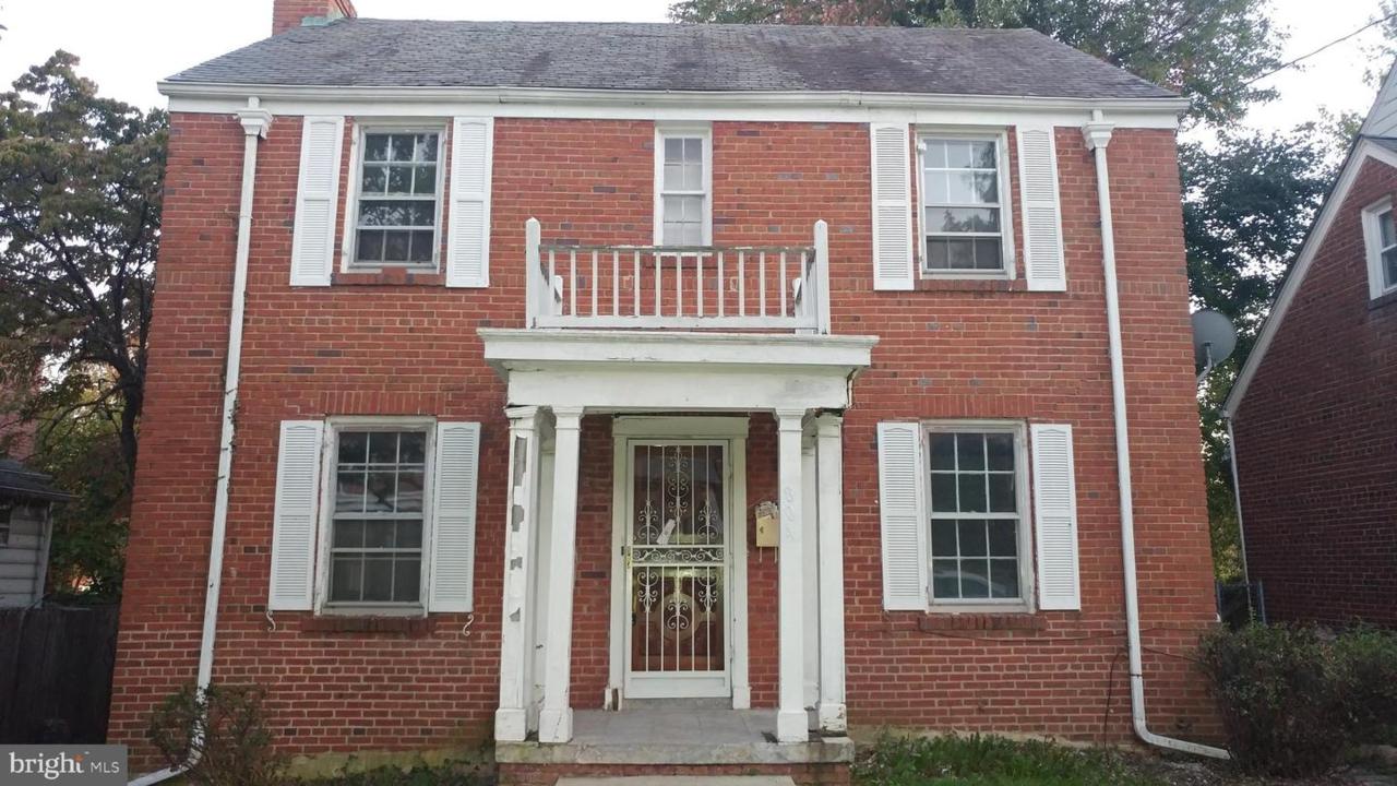 804 Quackenbos Street - Photo 1