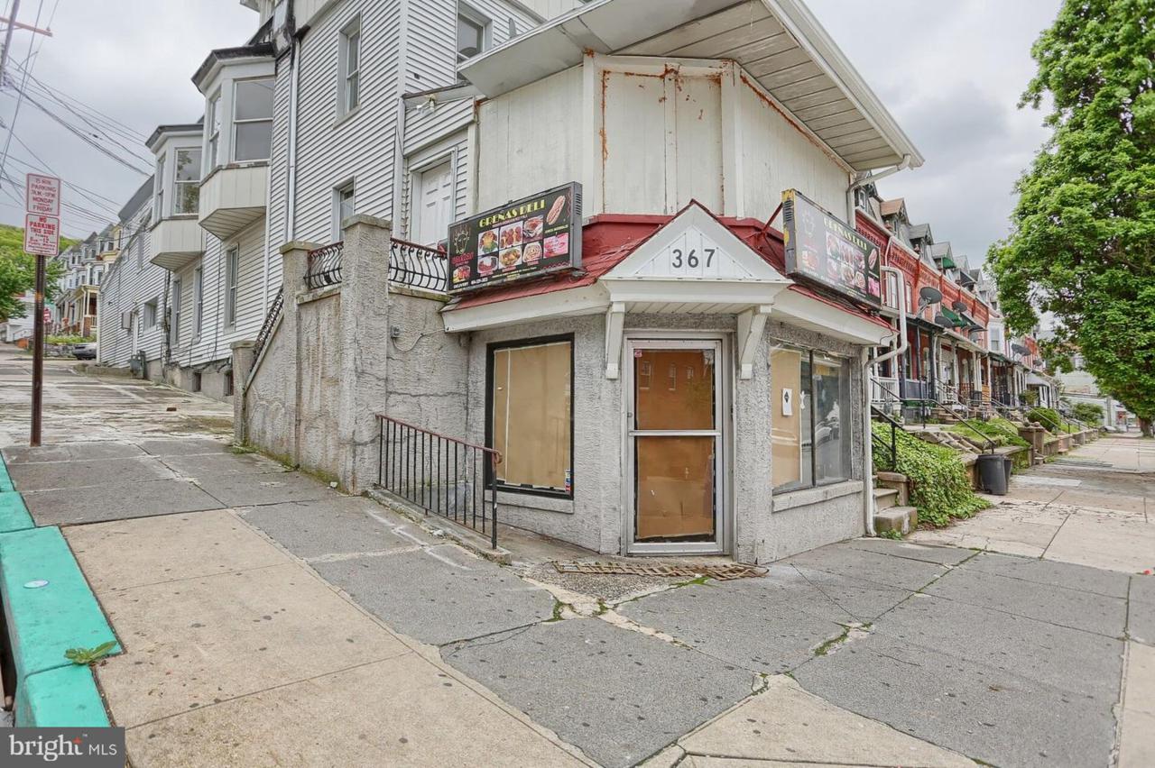 367 12TH Street - Photo 1