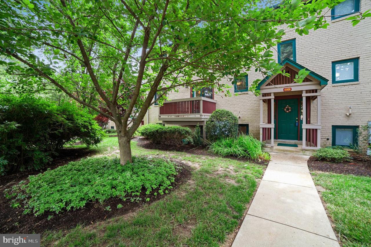 4401 Center Terrace - Photo 1
