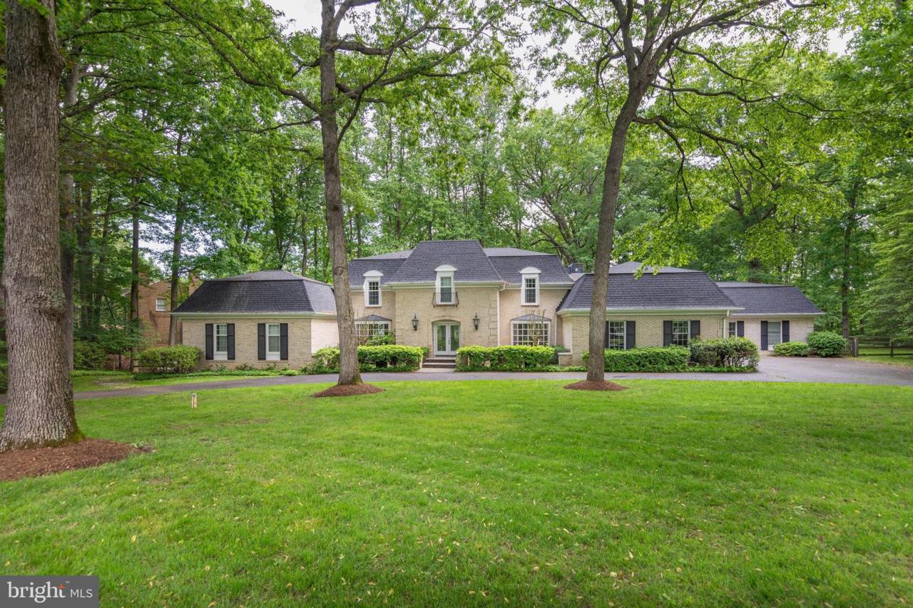 934 Coachway - Photo 1