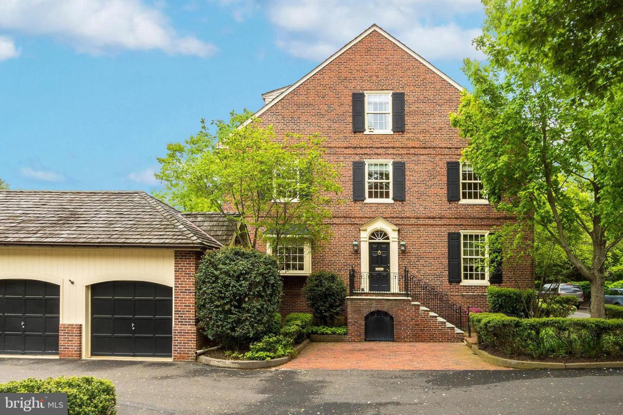5 Barclay Court - Photo 1