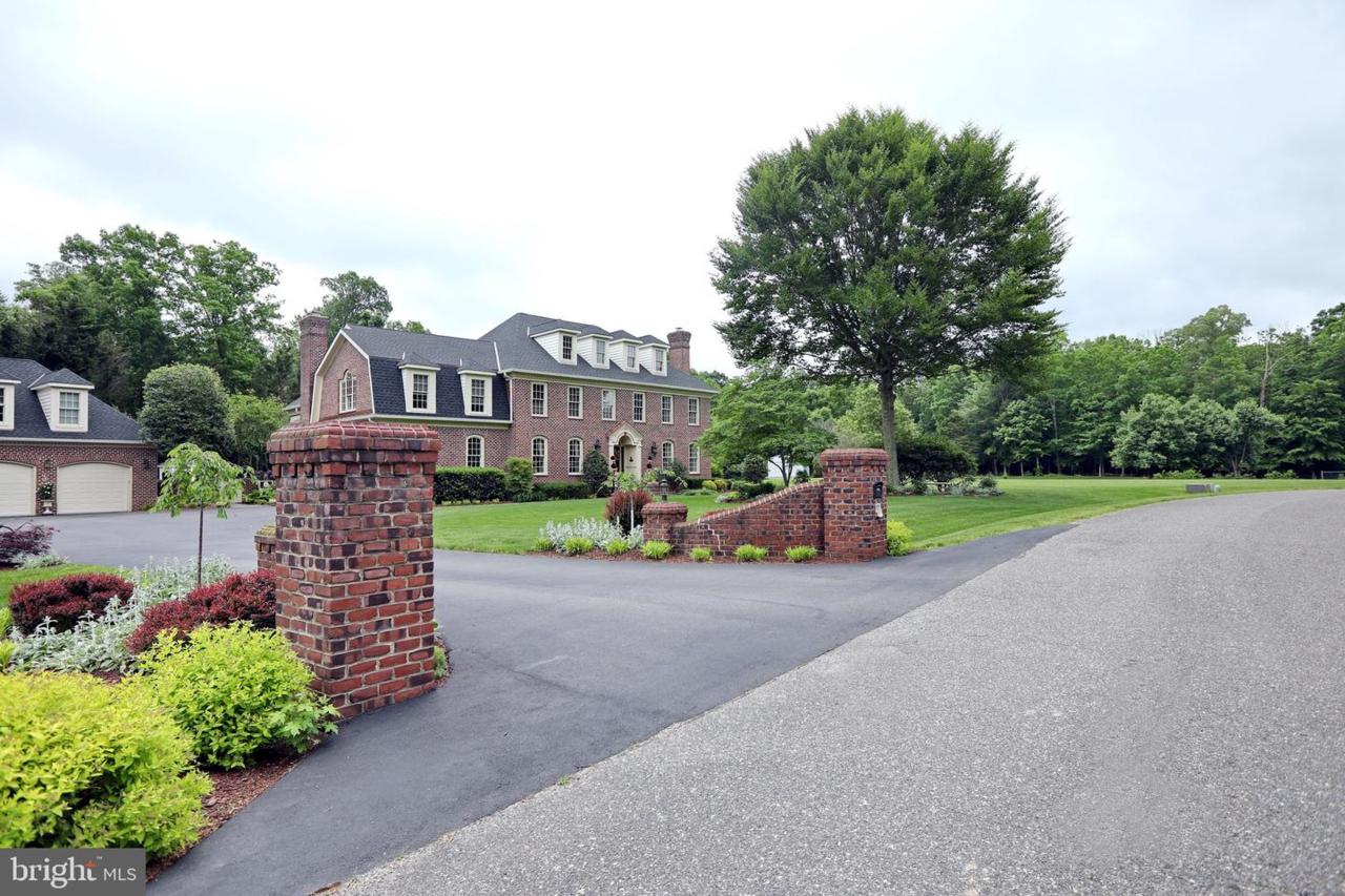 4930 Cloverdale Court - Photo 1