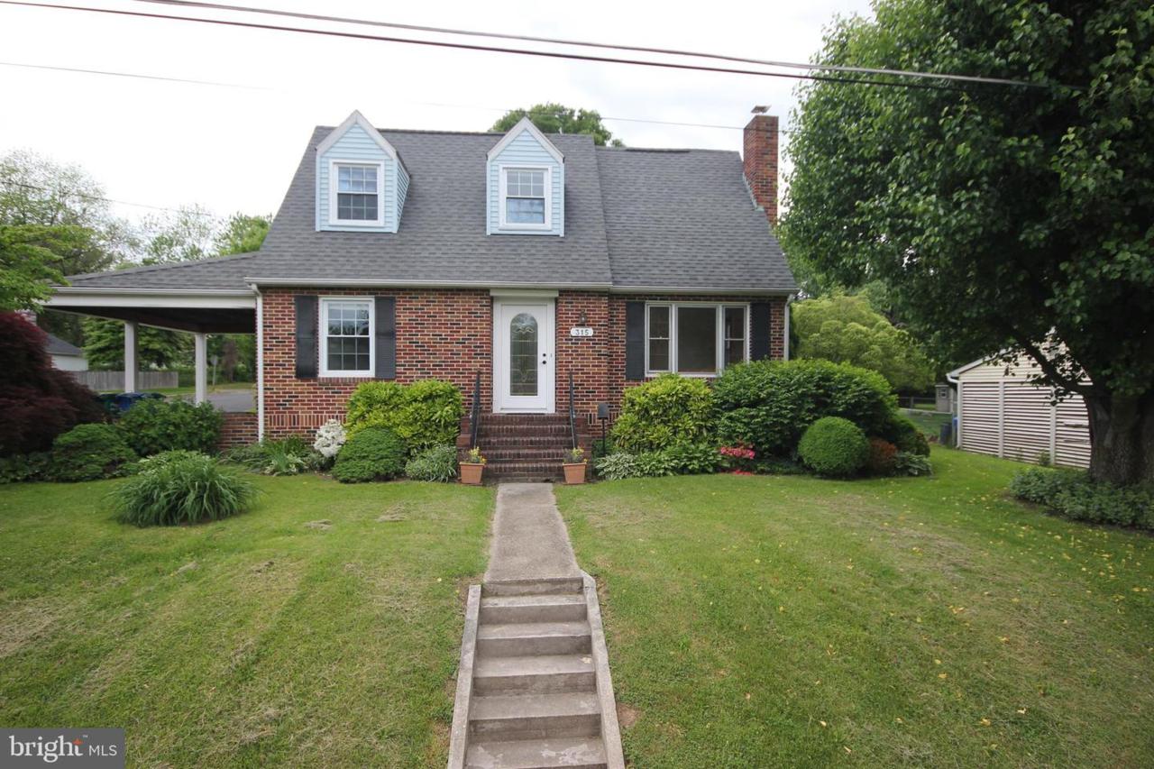 315 Carter Street - Photo 1