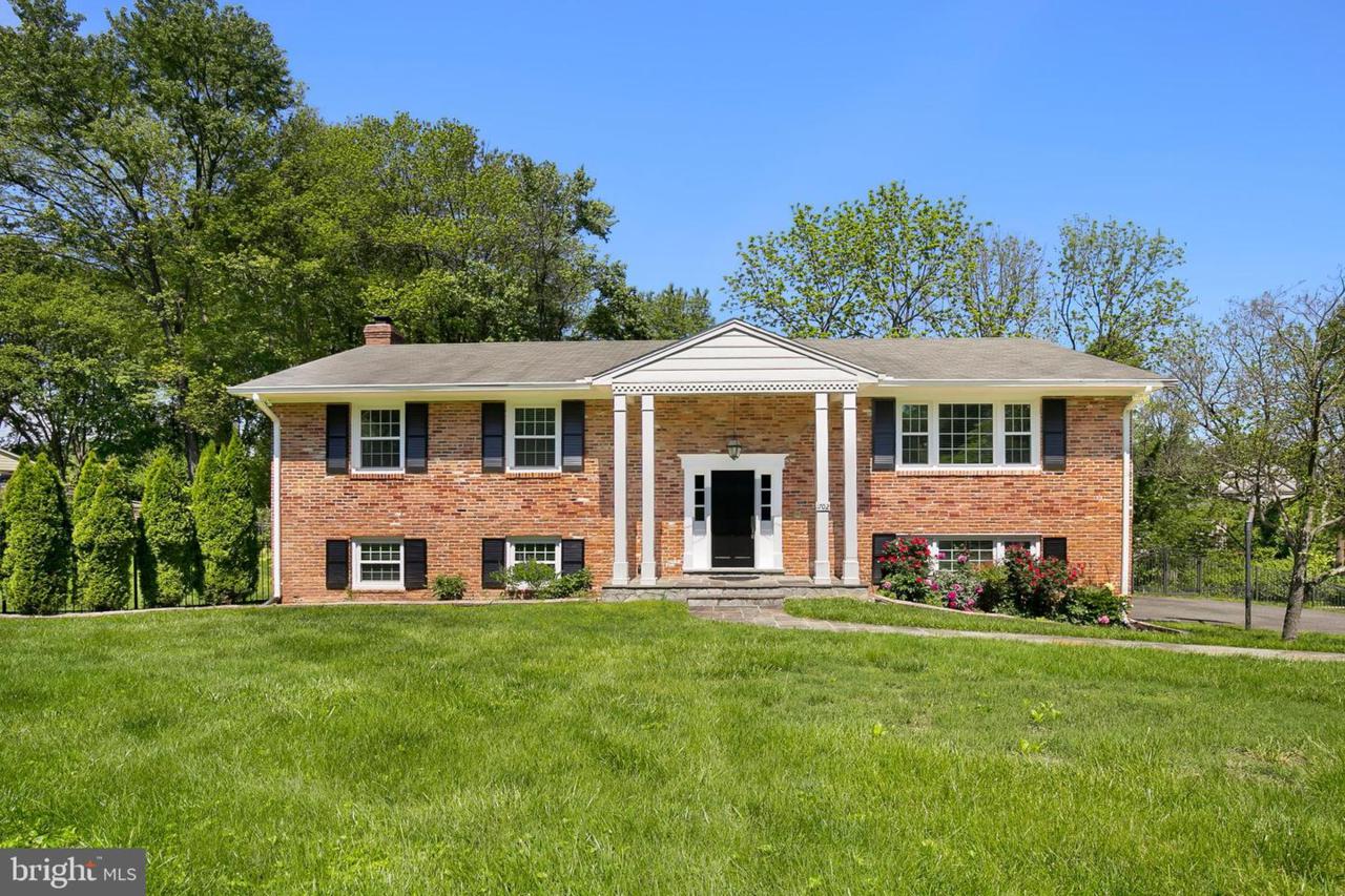 1702 Jumper Court - Photo 1