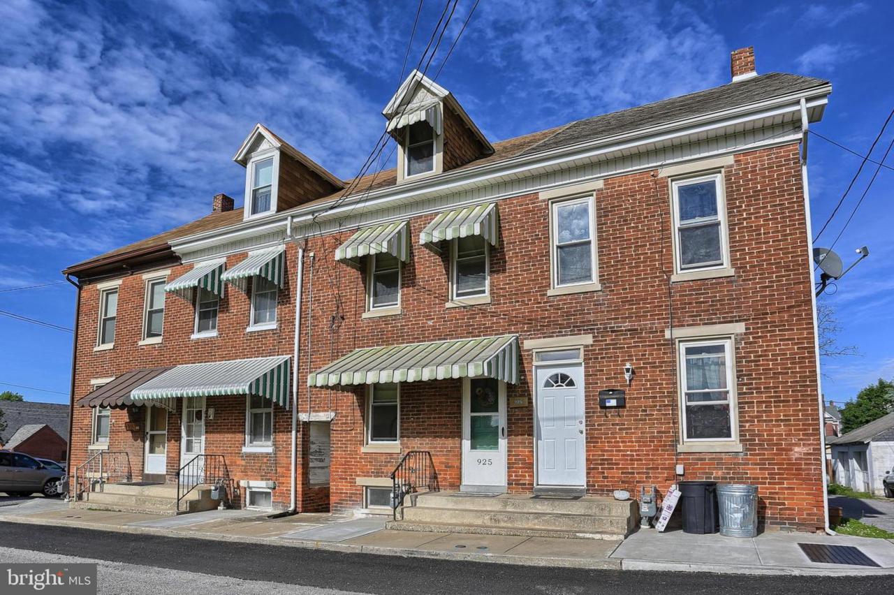 925 Court Avenue - Photo 1