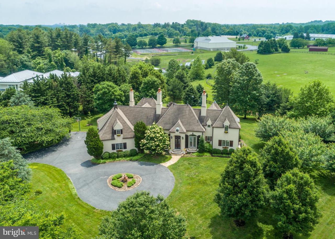 1 Saddlebrook Lane - Photo 1