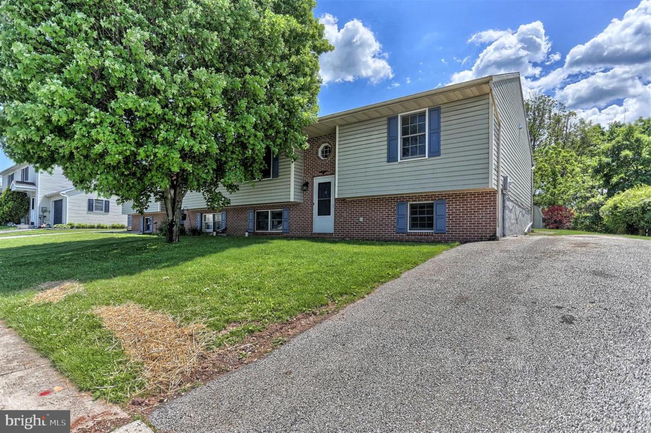 19 Town Circle - Photo 1