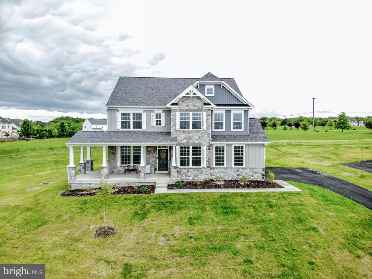 112 Rosewood Drive - Photo 1