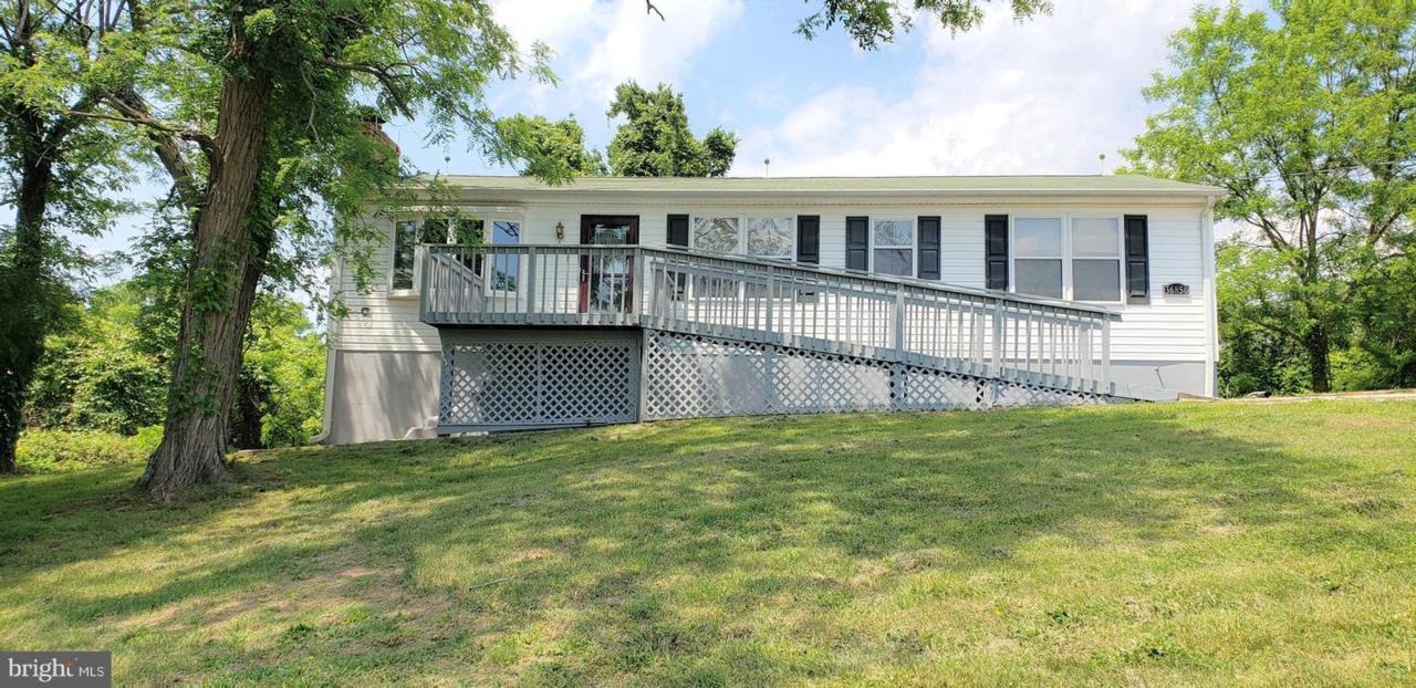 36850 Crestview Drive - Photo 1