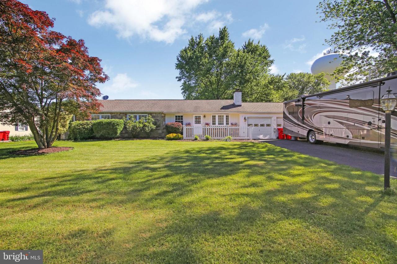 1027 Lavera Road - Photo 1