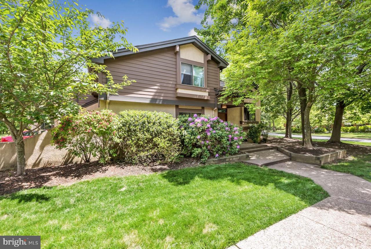 70 Sayre Drive - Photo 1