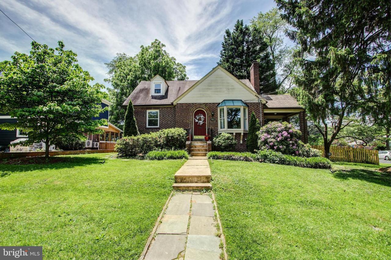 406 Lanark Way - Photo 1